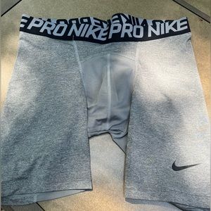 Nike Pro Combat compression shorts - Size L